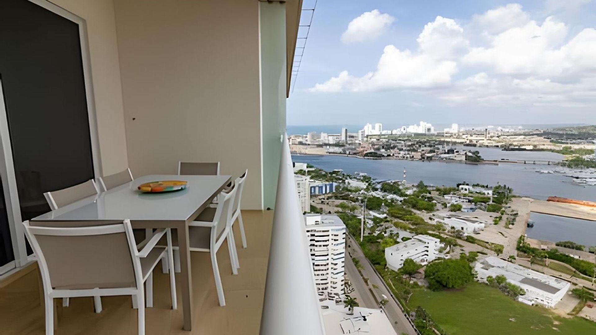 H2 Lujoso Apto 1 Hab Piso 23 Con Empleada * Cartagena